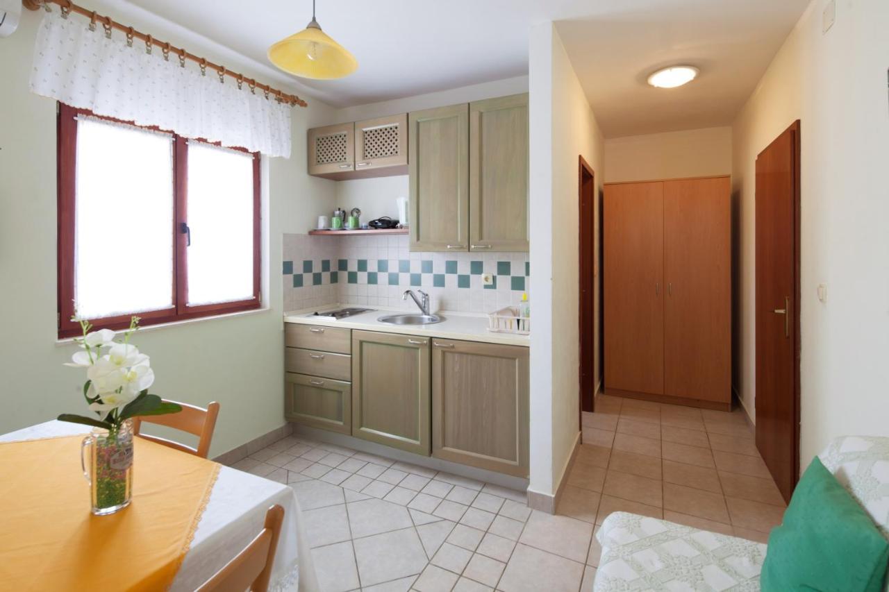 Apartments By The Sea Bilo, Primosten - 4191 Luaran gambar