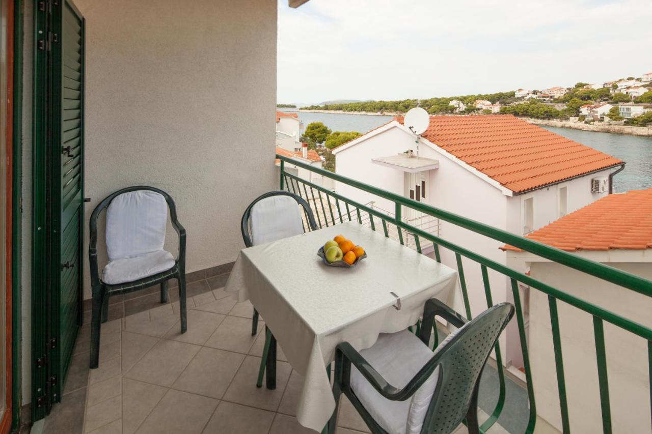Apartments By The Sea Bilo, Primosten - 4191 Luaran gambar