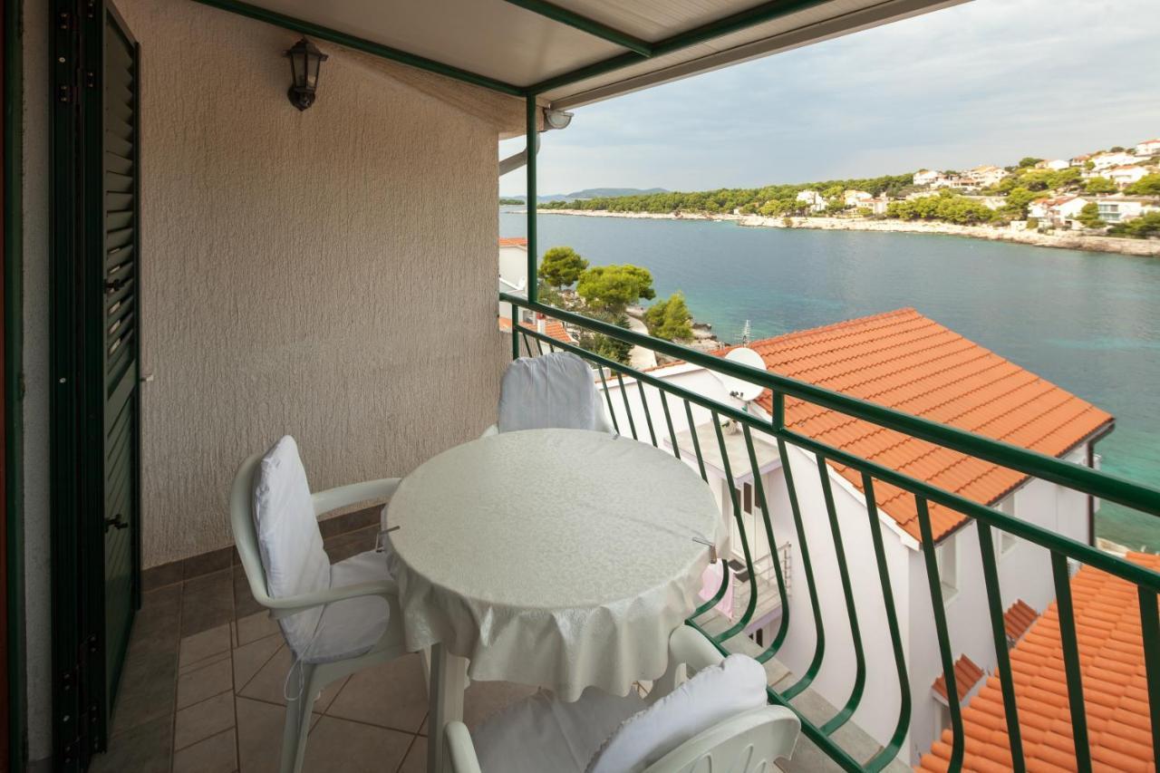 Apartments By The Sea Bilo, Primosten - 4191 Luaran gambar