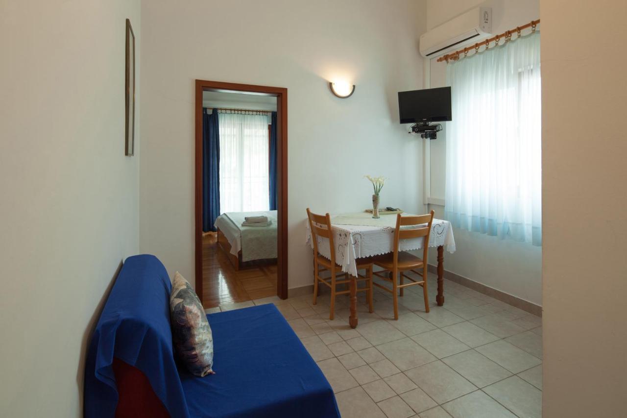 Apartments By The Sea Bilo, Primosten - 4191 Luaran gambar